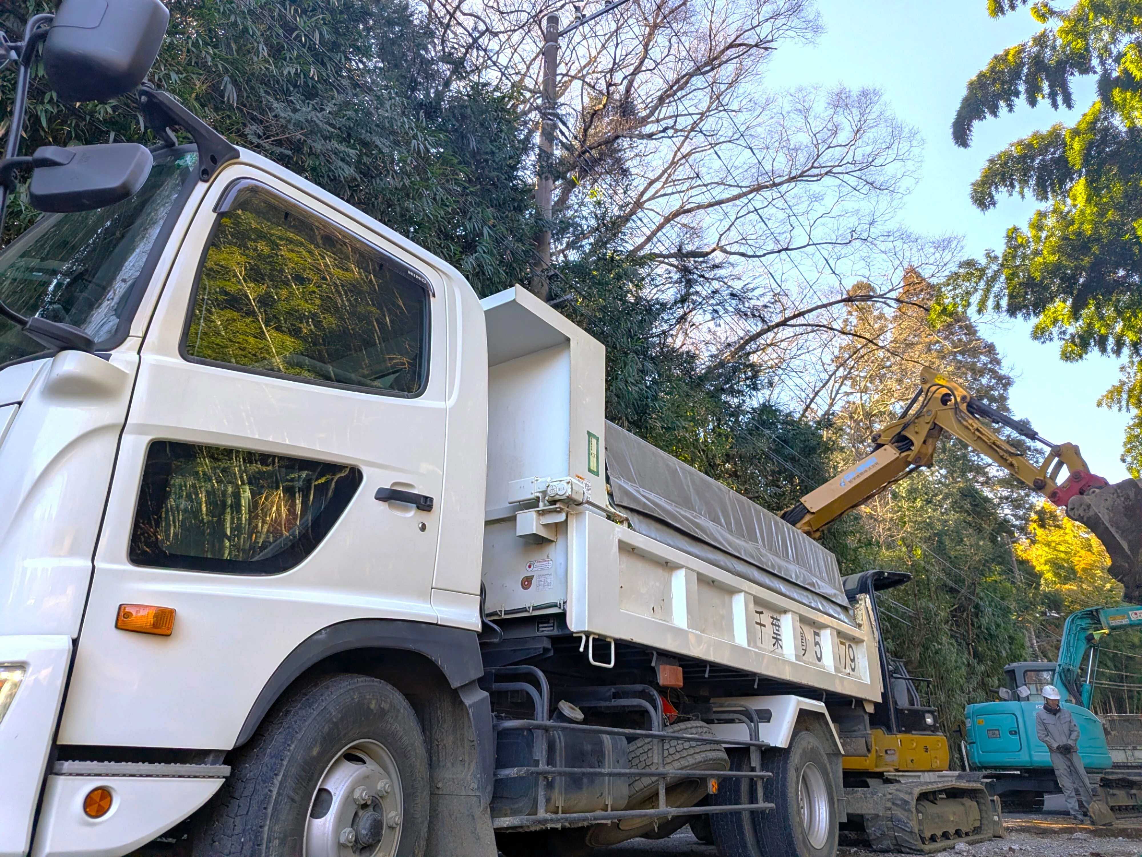 未来の水道工事を支える新たな仲間を募集！ダンプ運転手として共に成長しよう！