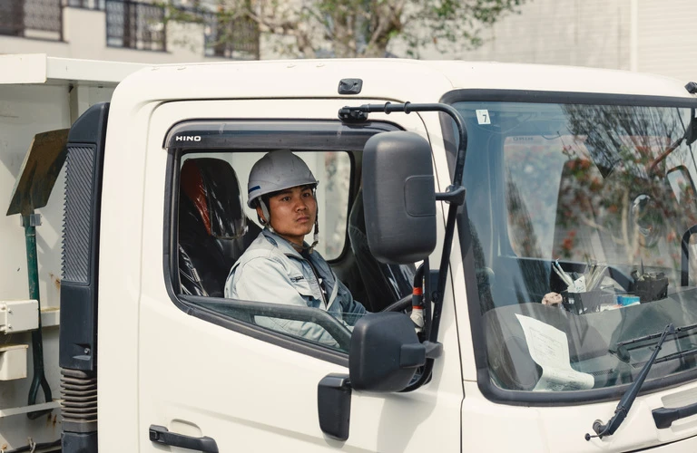 インフラの重要な一翼を担うダンプ運転手の求人！安定した正社員雇用